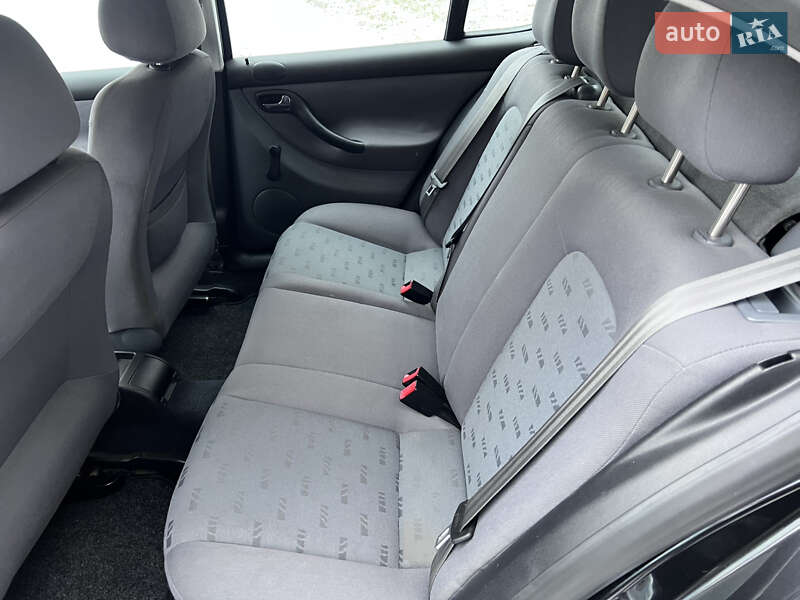 Хетчбек SEAT Leon 2001 в Львові