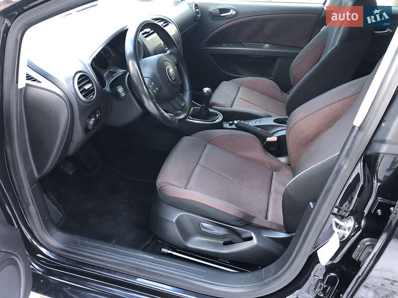 Хэтчбек SEAT Leon 2006 в Радивилове