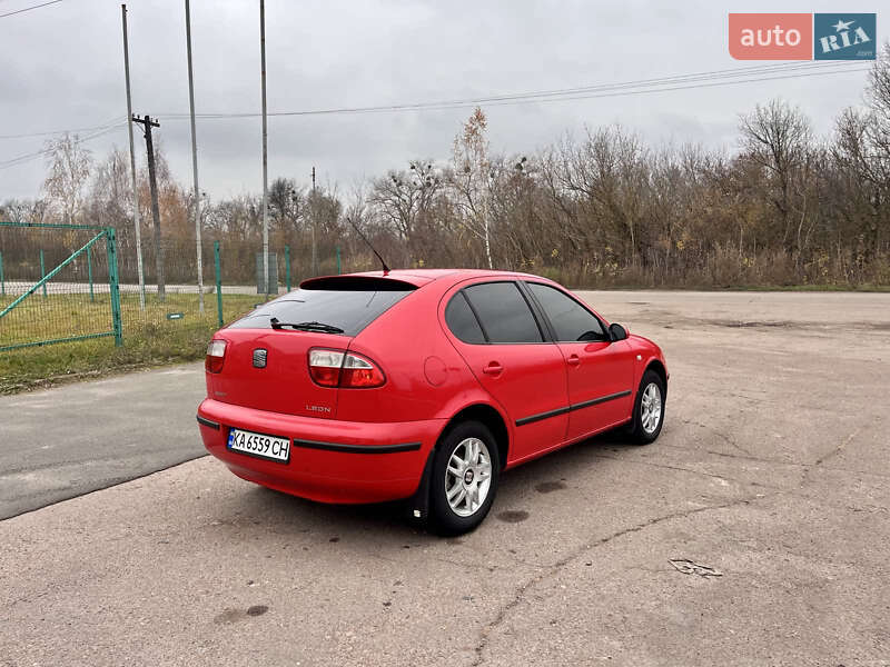 Хэтчбек SEAT Leon 2003 в Киеве