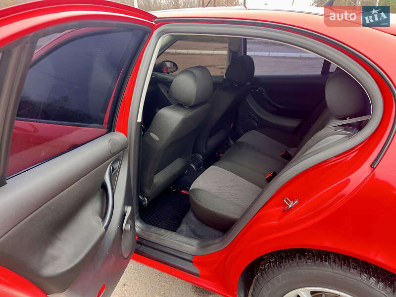 Хэтчбек SEAT Leon 2003 в Киеве