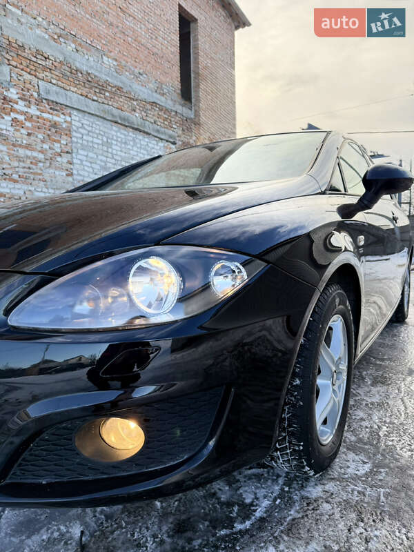 Хэтчбек SEAT Leon 2011 в Луцке