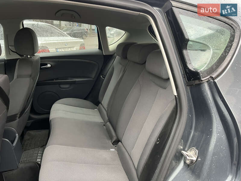 Хэтчбек SEAT Leon 2006 в Харькове