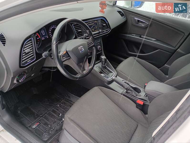 Хэтчбек SEAT Leon 2015 в Киеве