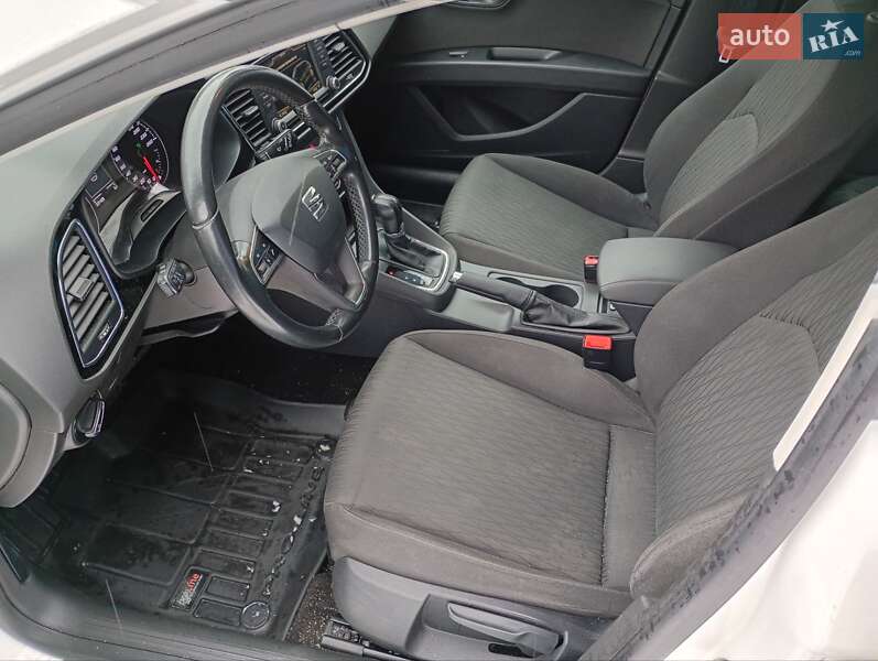 Хэтчбек SEAT Leon 2015 в Киеве