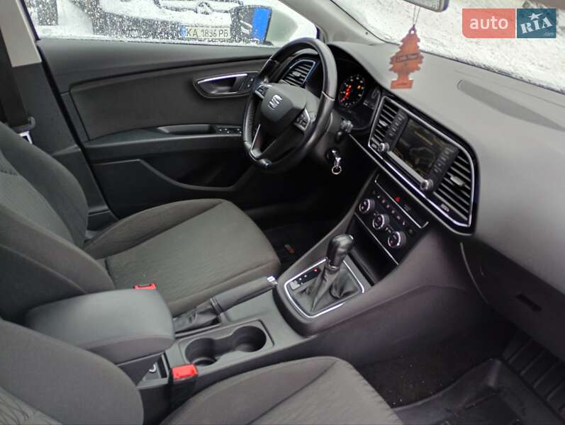 Хэтчбек SEAT Leon 2015 в Киеве