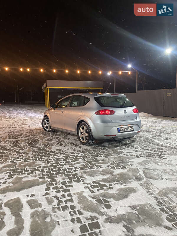 Хэтчбек SEAT Leon 2010 в Харькове