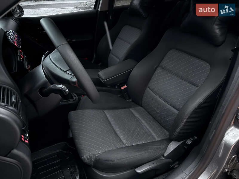 Хэтчбек SEAT Leon 2004 в Каменском фото 34 Хэтчбек SEAT Leon 2004 в Каменском