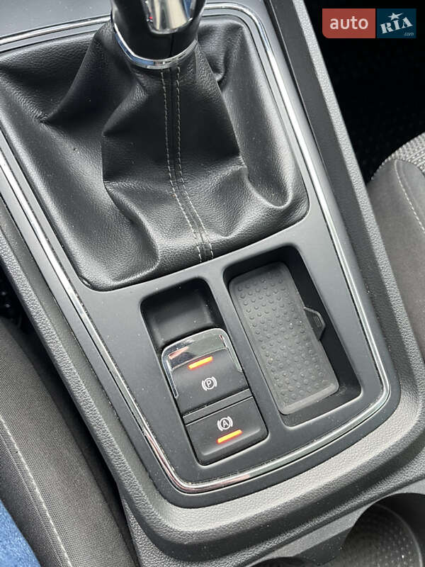 Хэтчбек SEAT Leon 2017 в Киеве