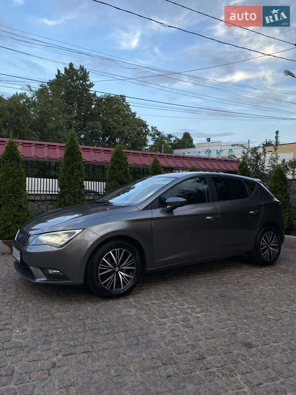 Хэтчбек SEAT Leon 2014 в Первомайске