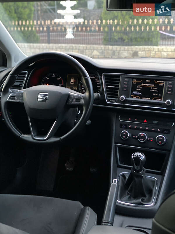 Хэтчбек SEAT Leon 2014 в Первомайске