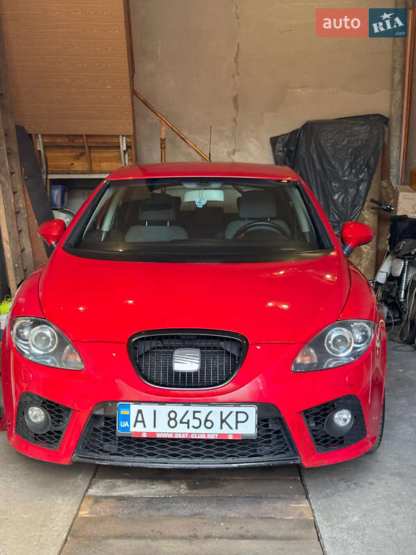 Хэтчбек SEAT Leon 2006 в Киеве
