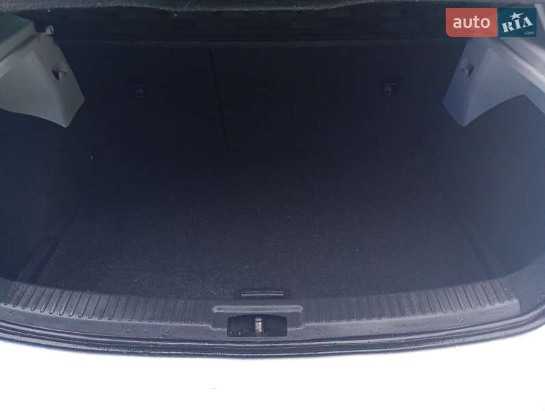 Хэтчбек SEAT Leon 2015 в Киеве