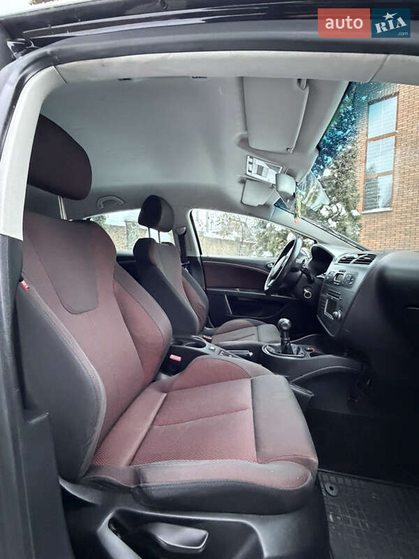 Хэтчбек SEAT Leon 2006 в Луцке