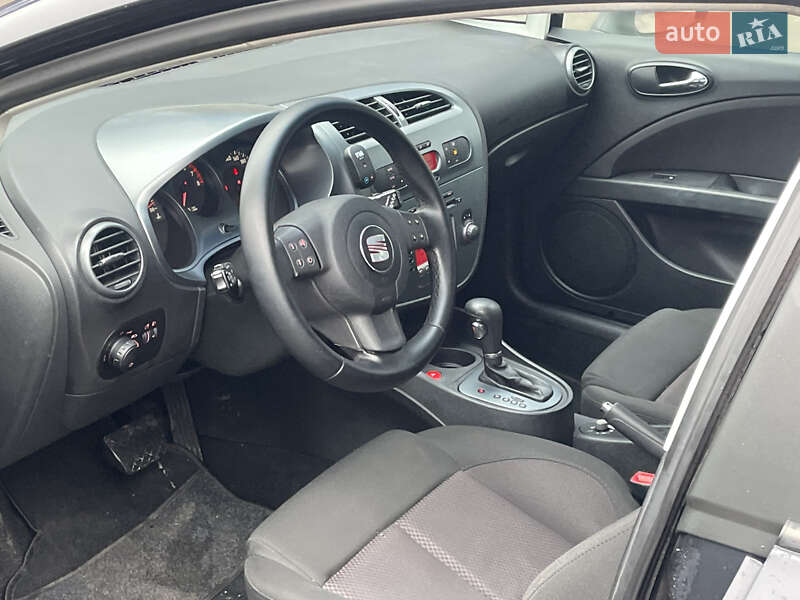 Хэтчбек SEAT Leon 2007 в Житомире