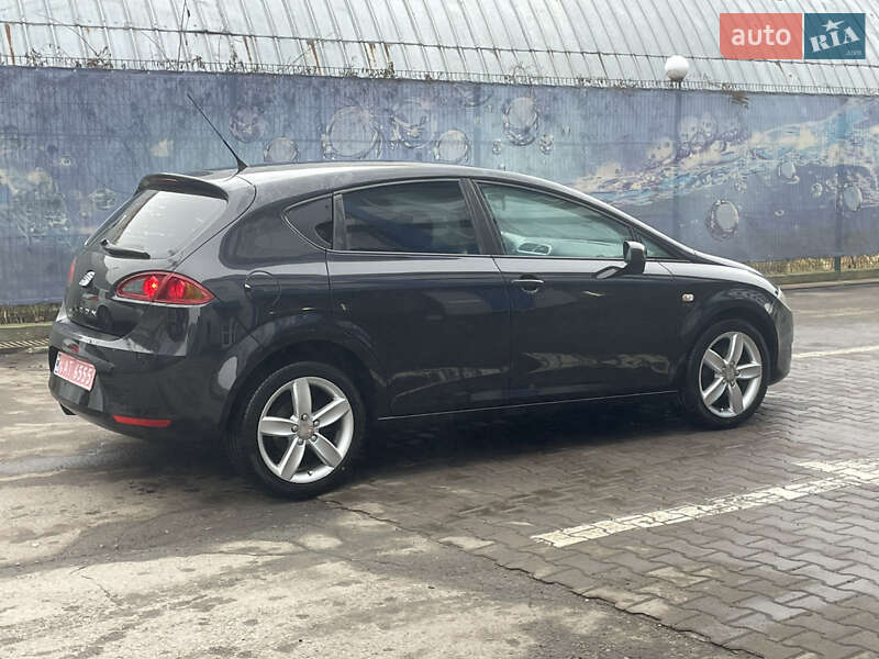 Хэтчбек SEAT Leon 2007 в Житомире
