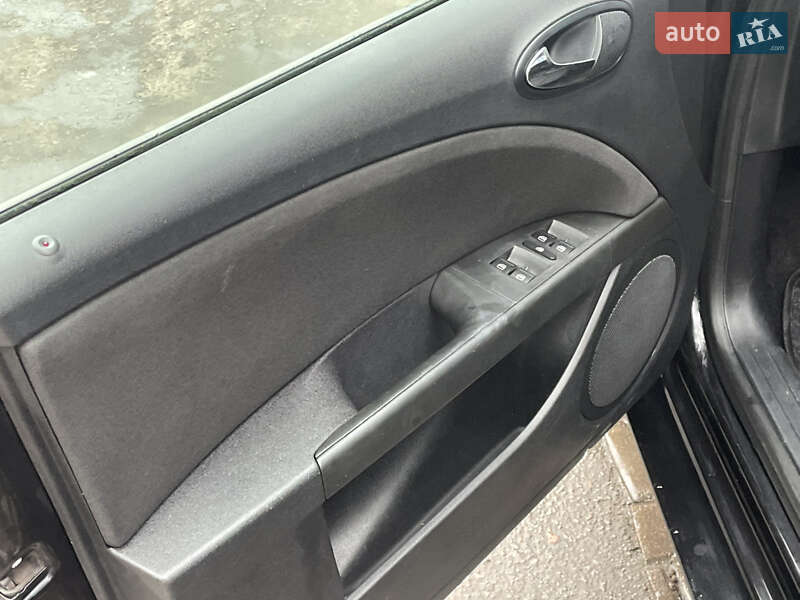 Хэтчбек SEAT Leon 2007 в Житомире