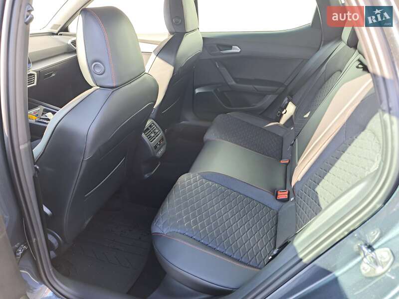 Хэтчбек SEAT Leon 2025 в Кропивницком фото 21 Хэтчбек SEAT Leon 2025 в Кропивницком