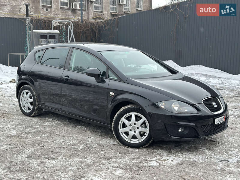 Хетчбек SEAT Leon 2009 в Кам'янському
