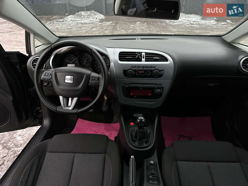 Хетчбек SEAT Leon 2009 в Кам'янському