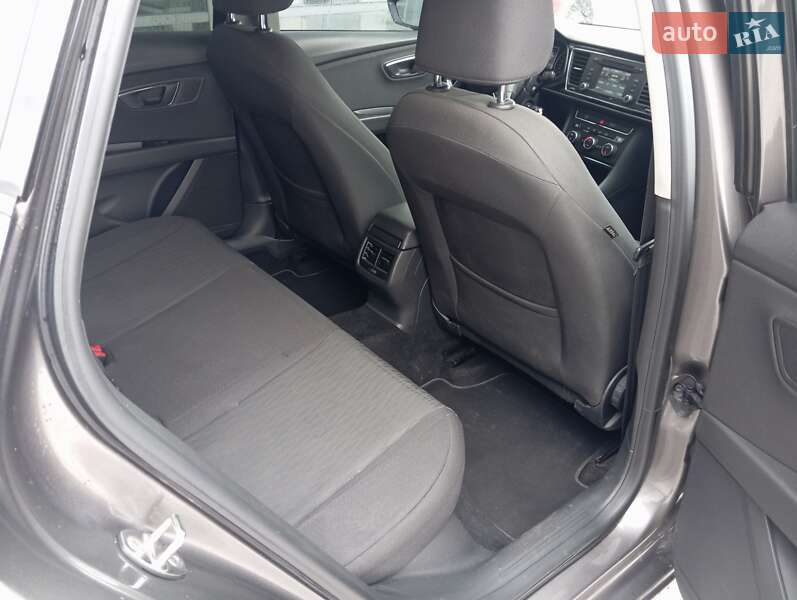 Хэтчбек SEAT Leon 2015 в Киеве