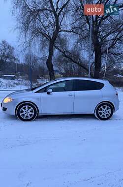 Хэтчбек SEAT Leon 2007 в Глобине