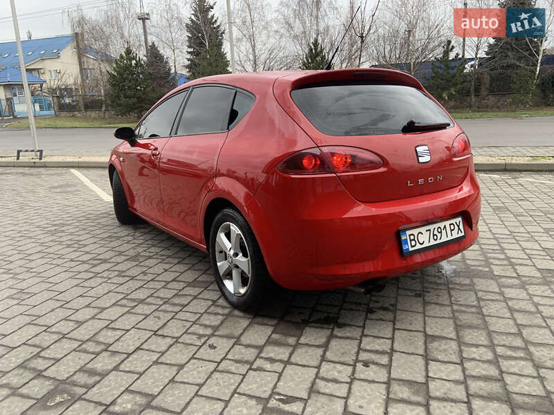 Хэтчбек SEAT Leon 2006 в Ужгороде