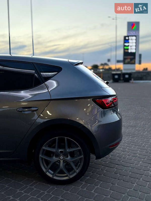 Хетчбек SEAT Leon 2015 в Києві