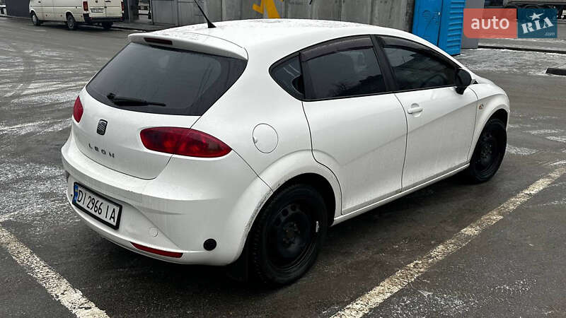 Хетчбек SEAT Leon 2011 в Дніпрі