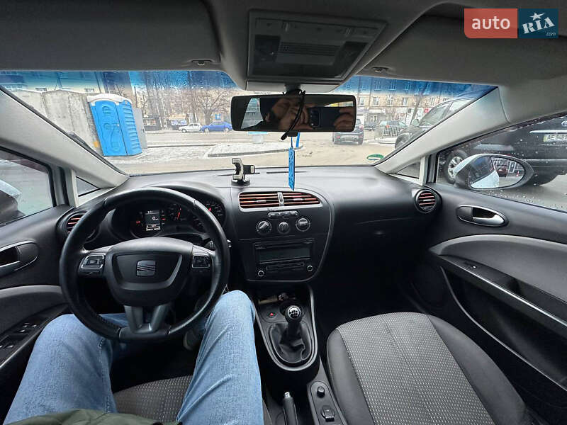 Хетчбек SEAT Leon 2011 в Дніпрі