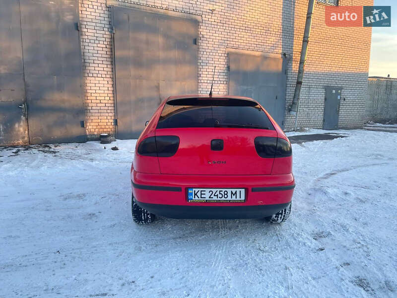 Хетчбек SEAT Leon 2000 в Дніпрі