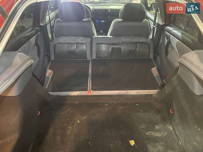 Хетчбек SEAT Leon 2000 в Дніпрі