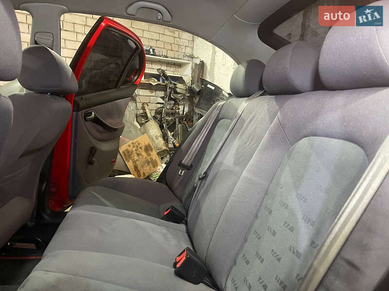 Хетчбек SEAT Leon 2000 в Дніпрі