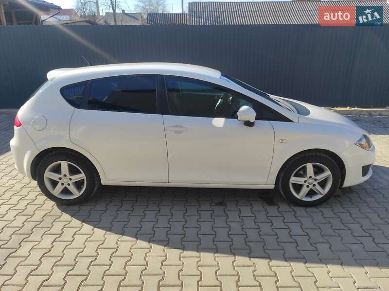 Хетчбек SEAT Leon 2011 в Дрогобичі