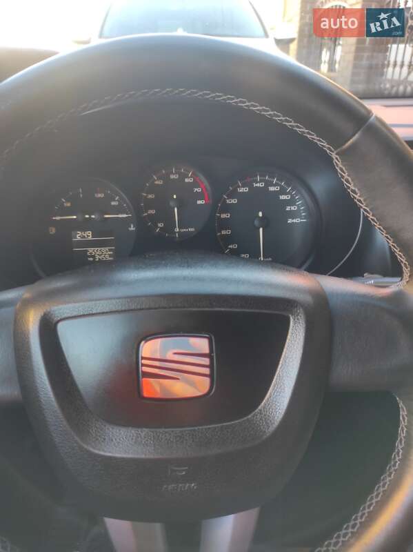 Хетчбек SEAT Leon 2011 в Дрогобичі