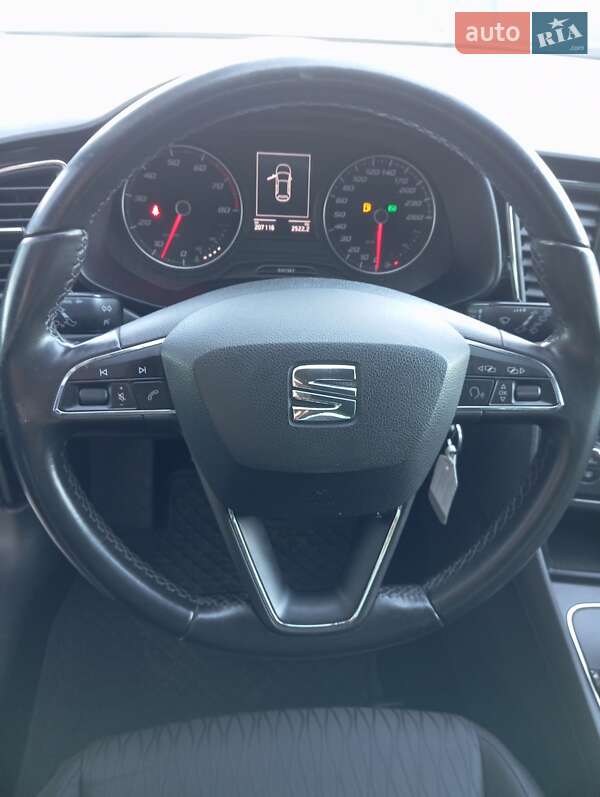 Хетчбек SEAT Leon 2016 в Києві