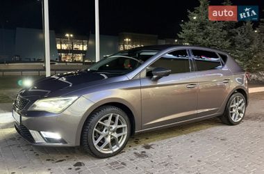 Хэтчбек SEAT Leon 2015 в Киеве