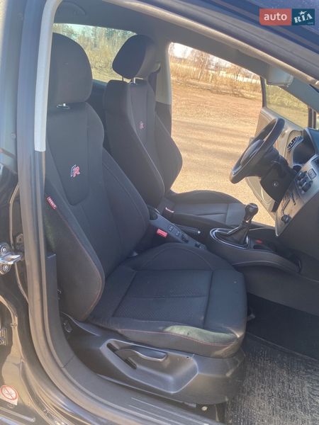 Хэтчбек SEAT Leon 2006 в Коростене