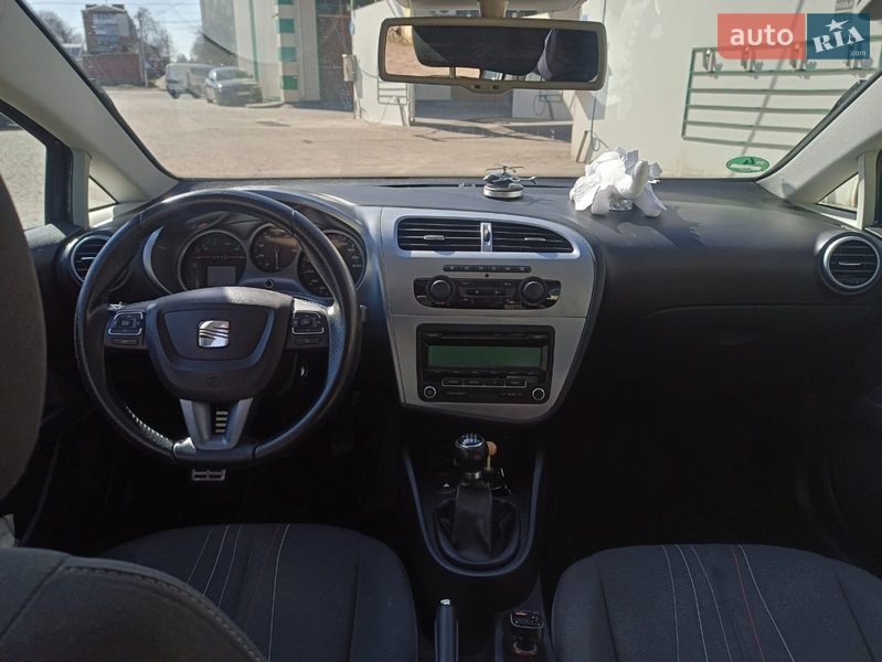 Хэтчбек SEAT Leon 2011 в Хмельницком