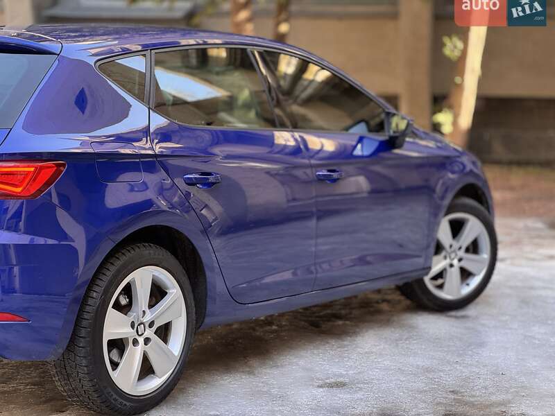 Хэтчбек SEAT Leon 2017 в Киеве