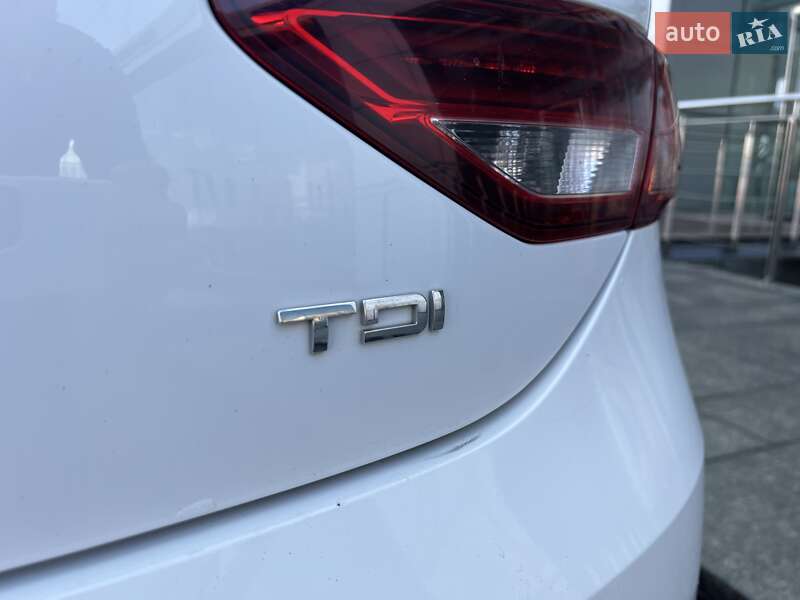 Хэтчбек SEAT Leon 2016 в Киеве