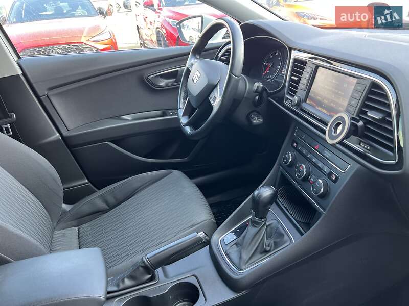 Хэтчбек SEAT Leon 2016 в Киеве