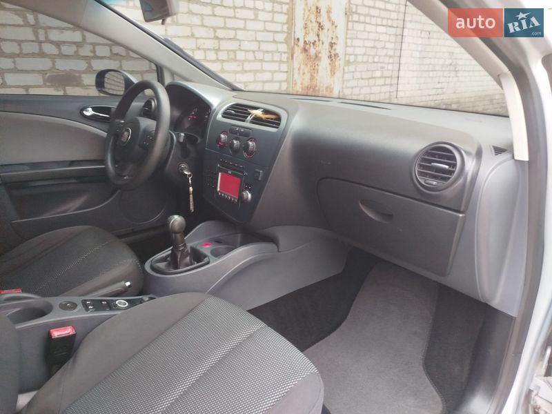 Хетчбек SEAT Leon 2007 в Жовтих Водах