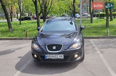 Хэтчбек SEAT Leon 2010 в Киеве