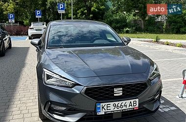 Хетчбек SEAT Leon 2023 в Дніпрі