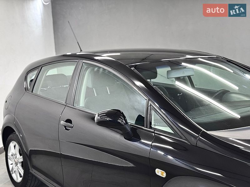 Хэтчбек SEAT Leon 2006 в Стрые