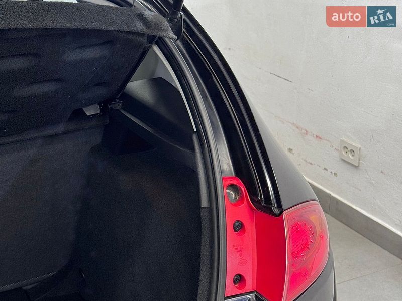 Хэтчбек SEAT Leon 2006 в Стрые