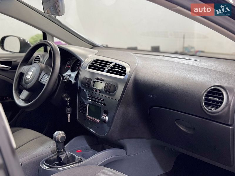 Хэтчбек SEAT Leon 2006 в Стрые