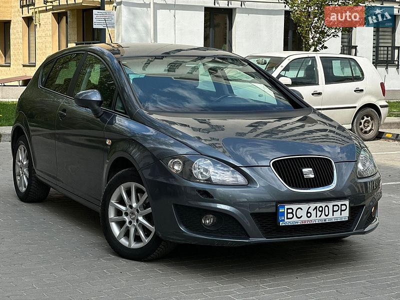 Хэтчбек SEAT Leon 2011 в Львове