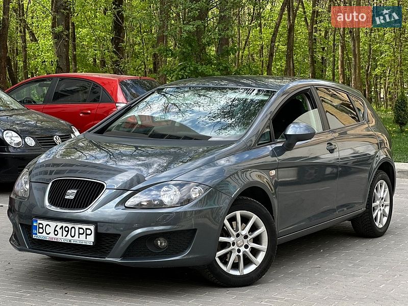 Хэтчбек SEAT Leon 2011 в Львове