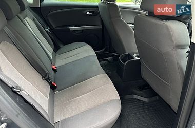 Хэтчбек SEAT Leon 2011 в Львове